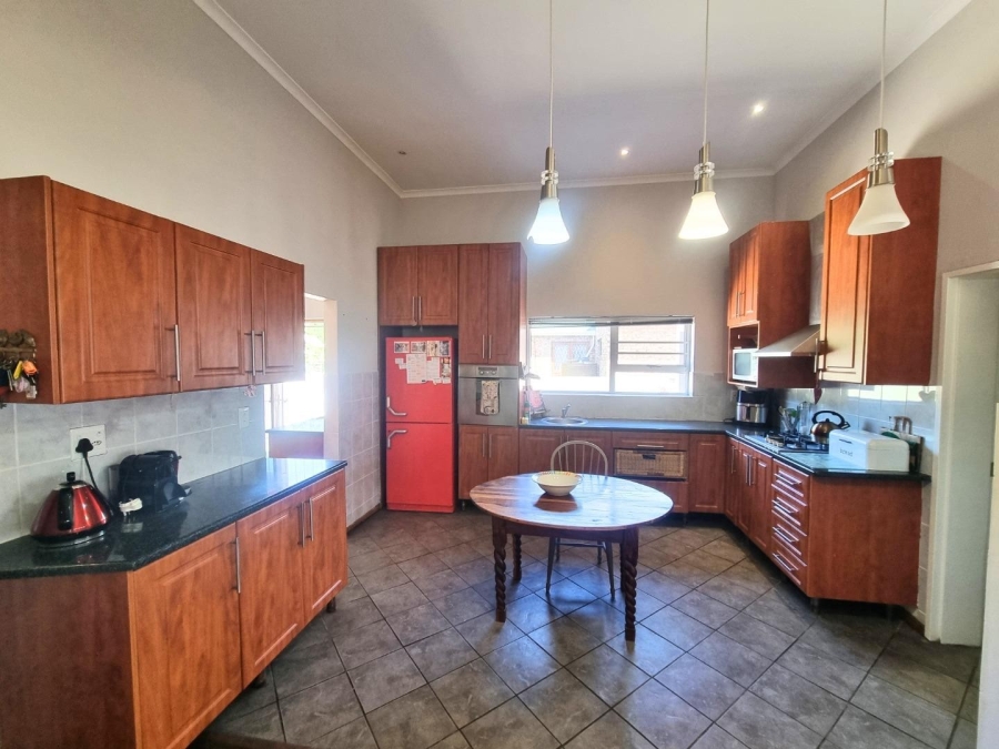 3 Bedroom Property for Sale in Sandbaai Western Cape